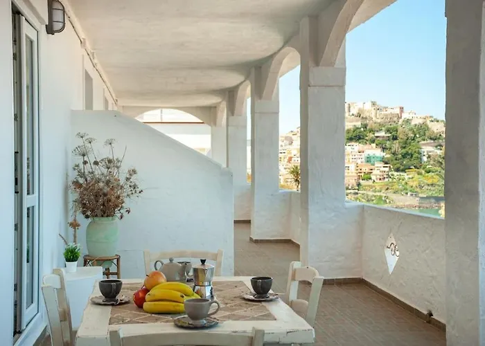 Sea Front With View Elegance Lägenhet *