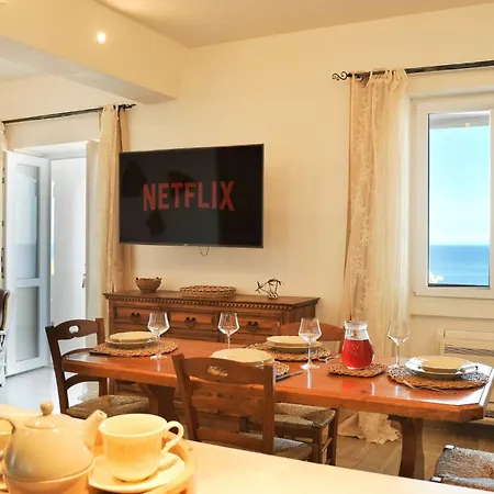 아파트 Sea Front With View Elegance