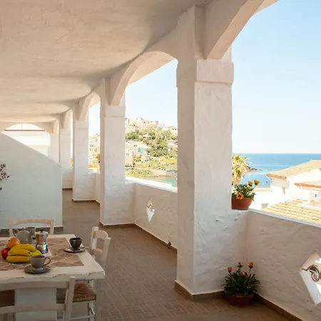 Sea Front With View Elegance 아파트 *